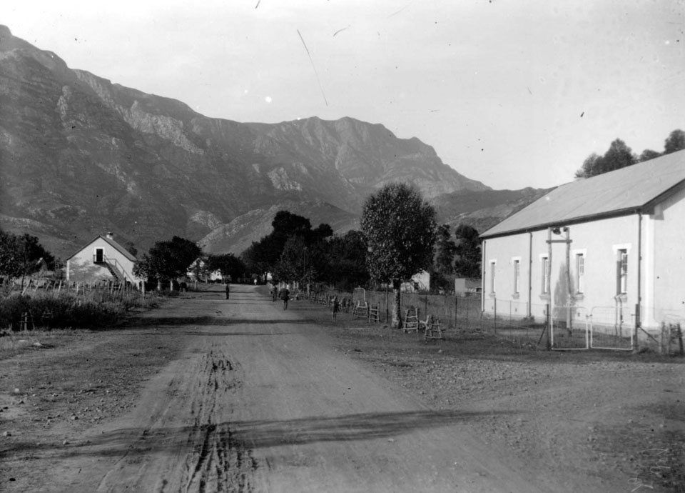 Main Str. DRC Hall right